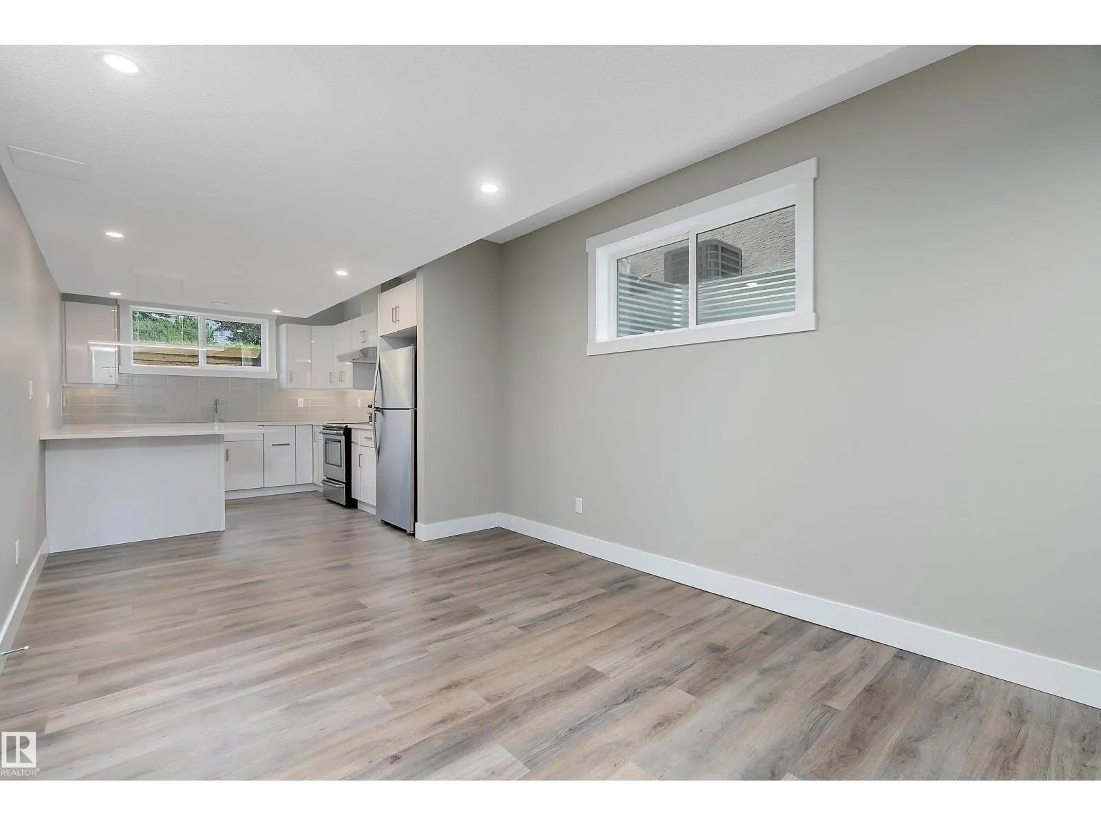 8422 117 ST NW