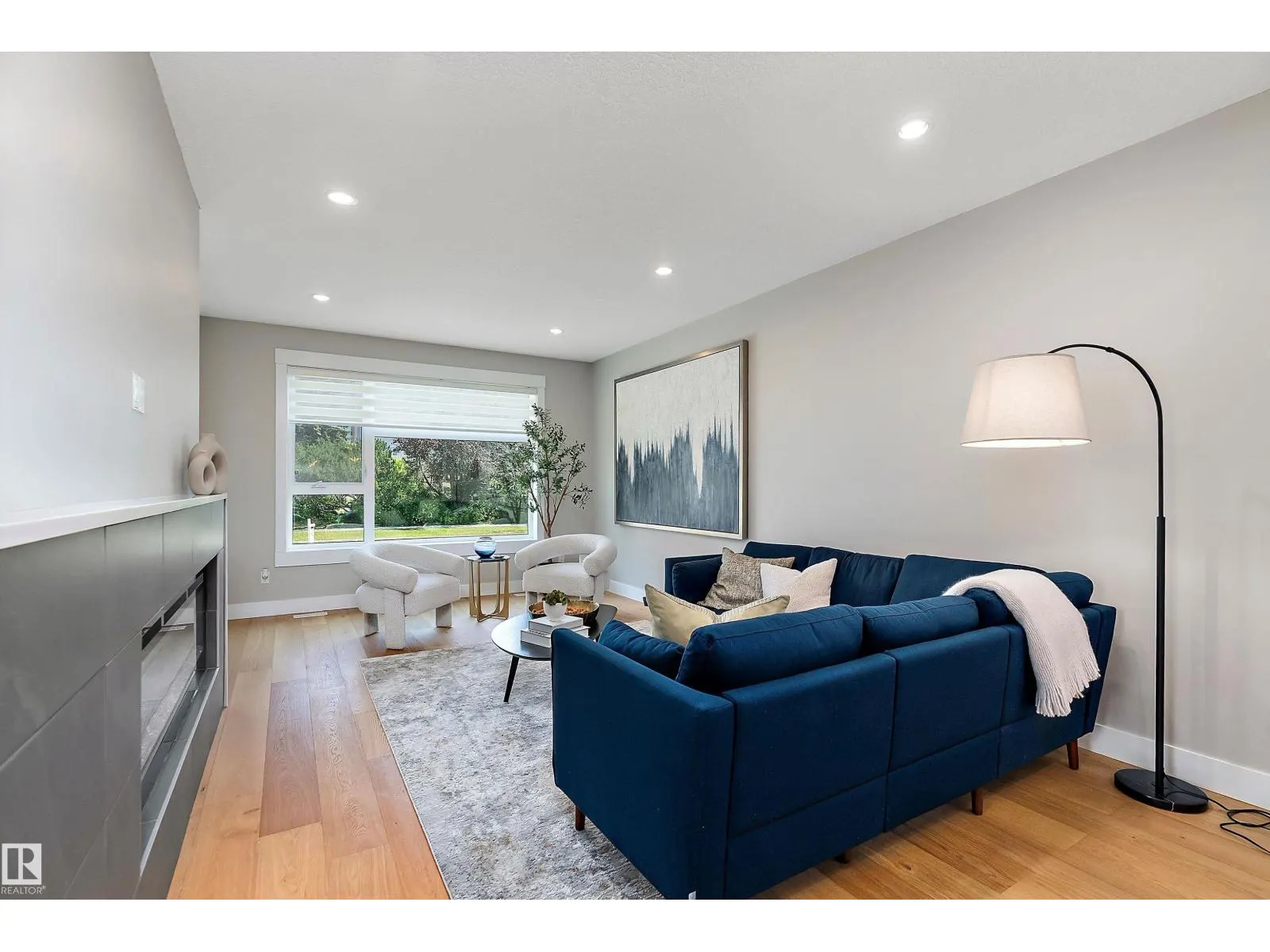 8422 117 ST NW