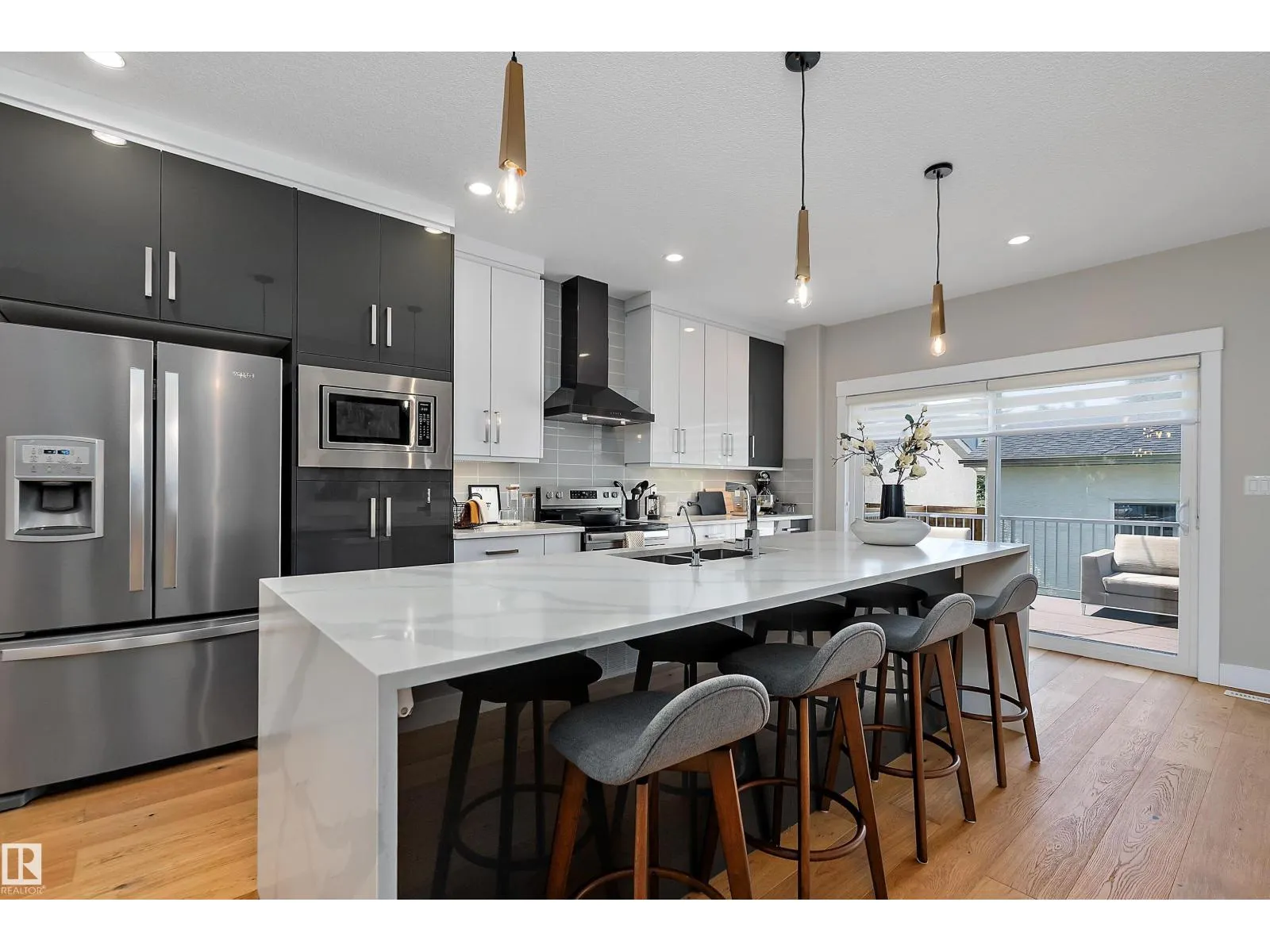 8422 117 ST NW