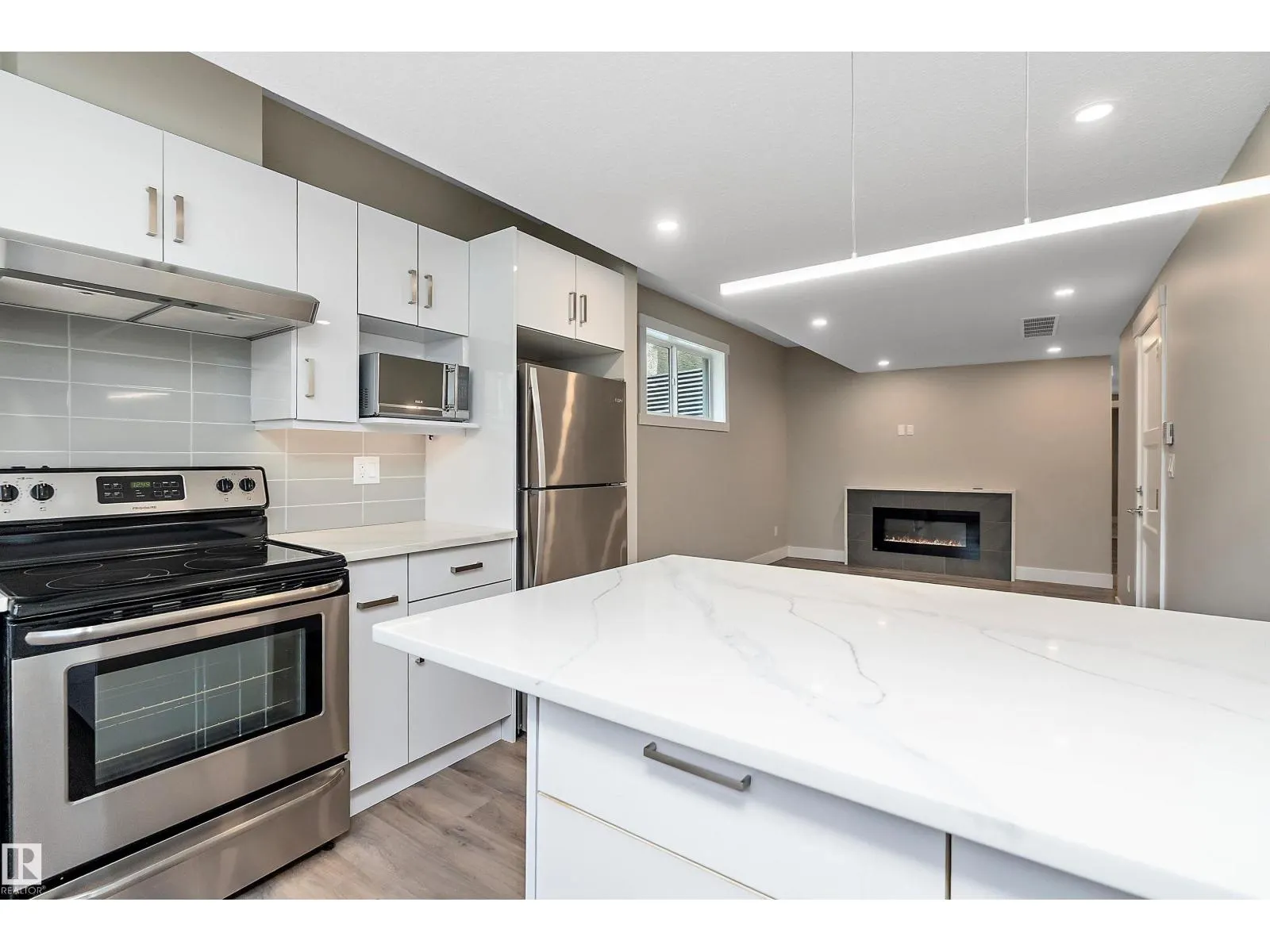 8422 117 ST NW
