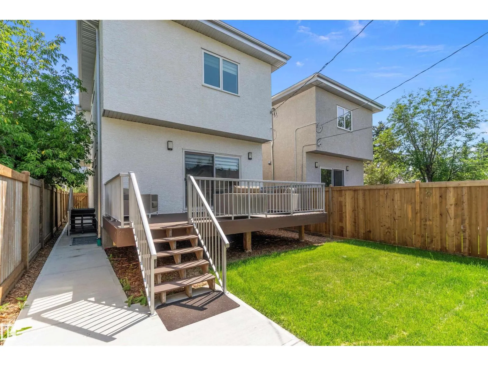 8422 117 ST NW
