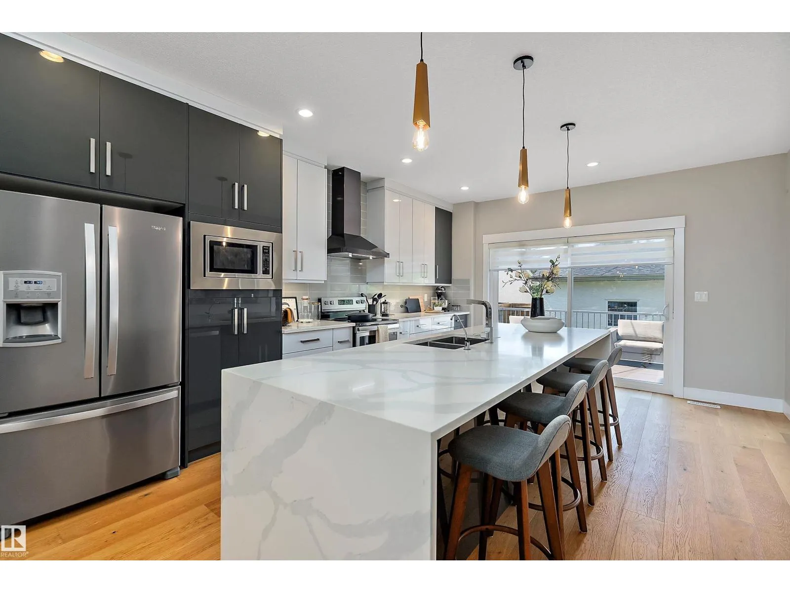 8422 117 ST NW