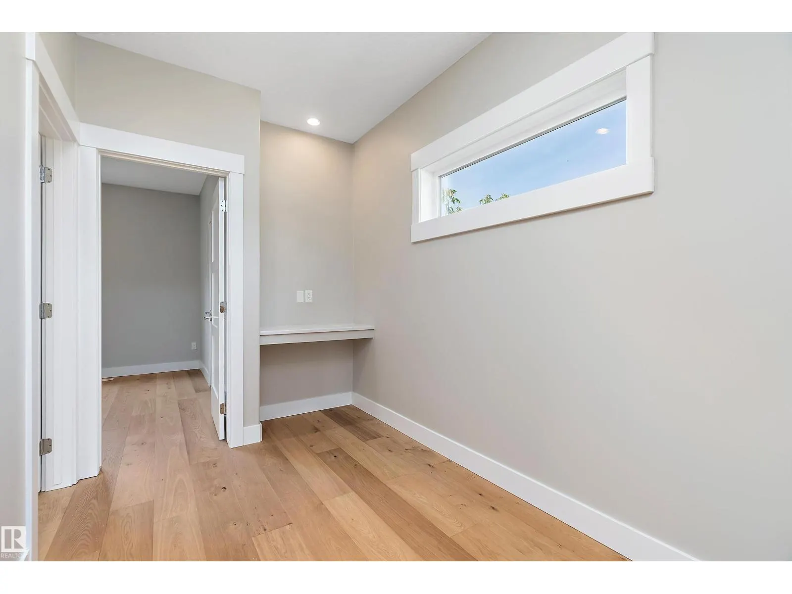8422 117 ST NW