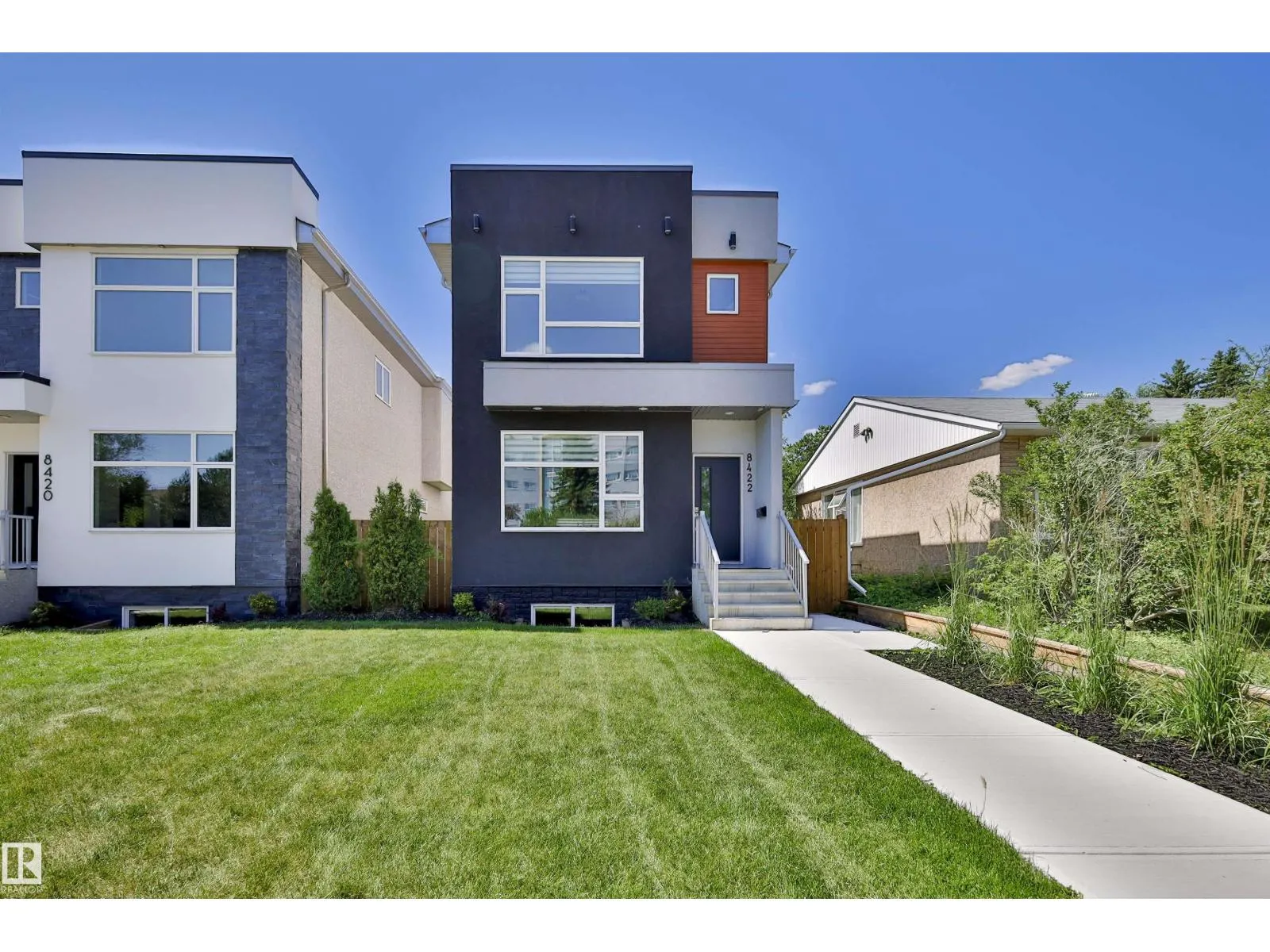 8422 117 ST NW