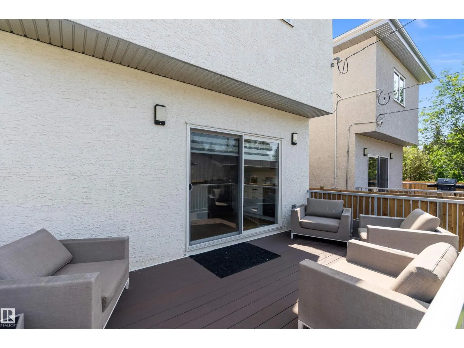 8422 117 ST NW