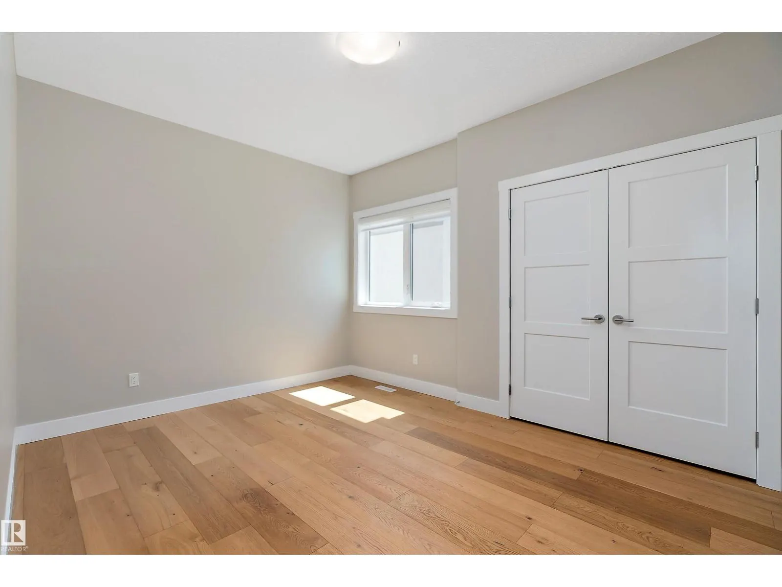 8422 117 ST NW