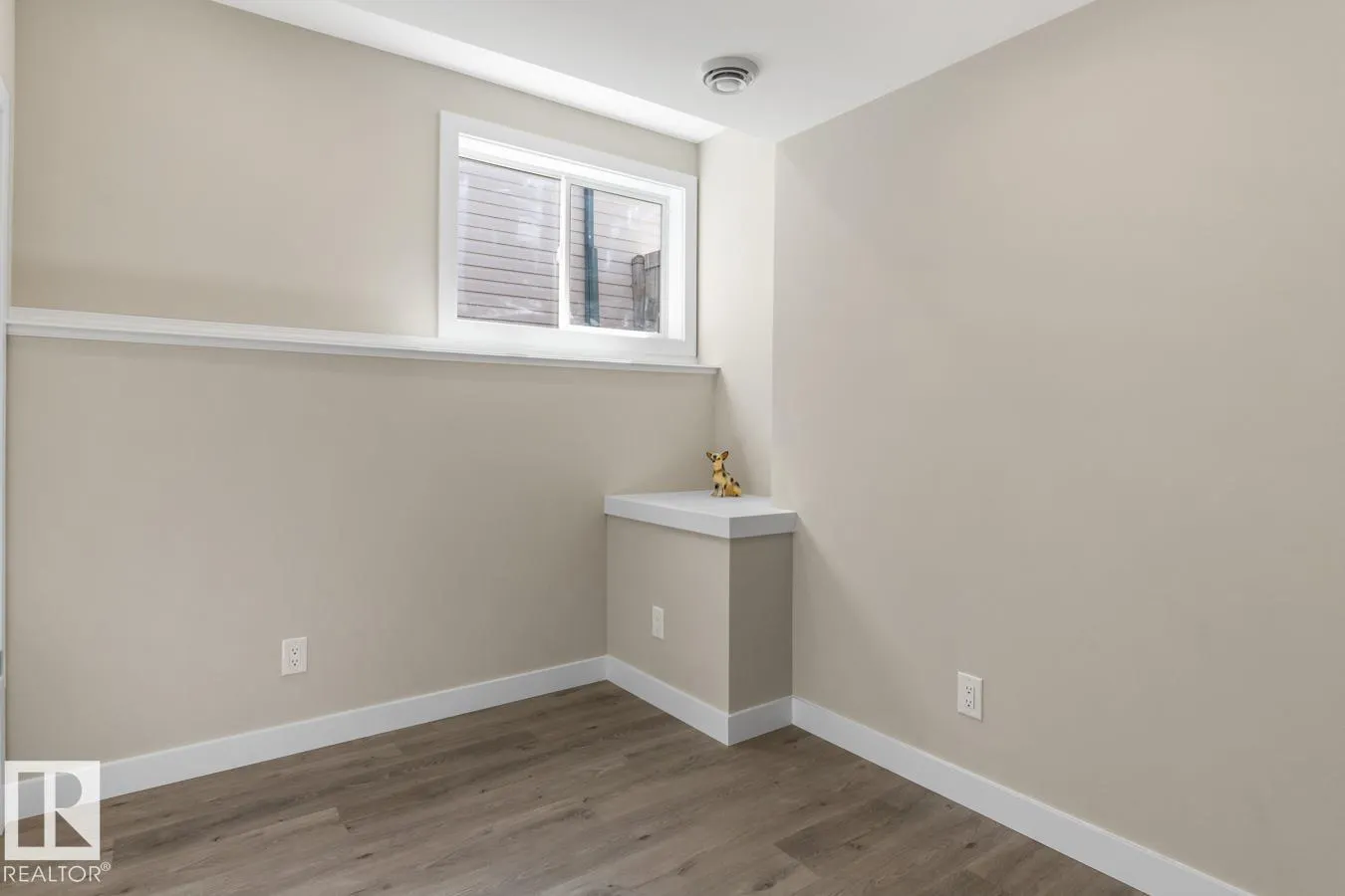 11735 10 AV NW NW