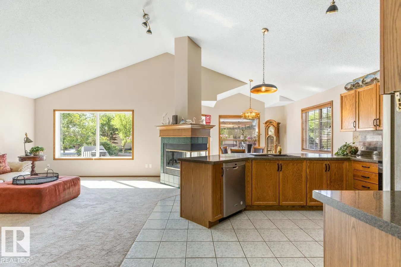 11735 10 AV NW NW