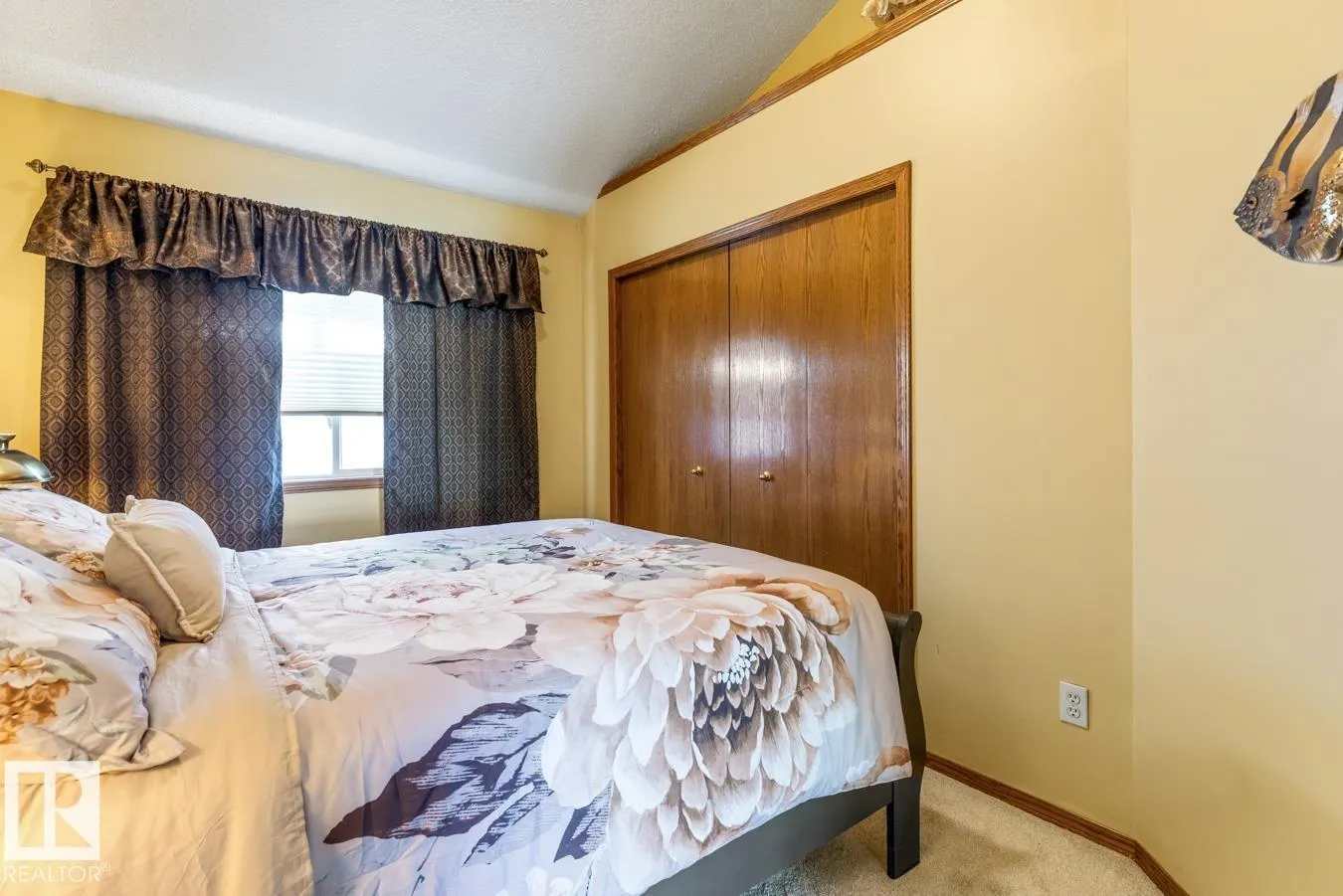 11735 10 AV NW NW