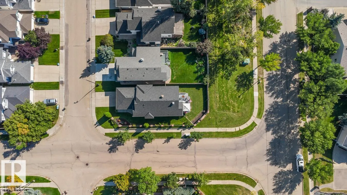 11735 10 AV NW NW