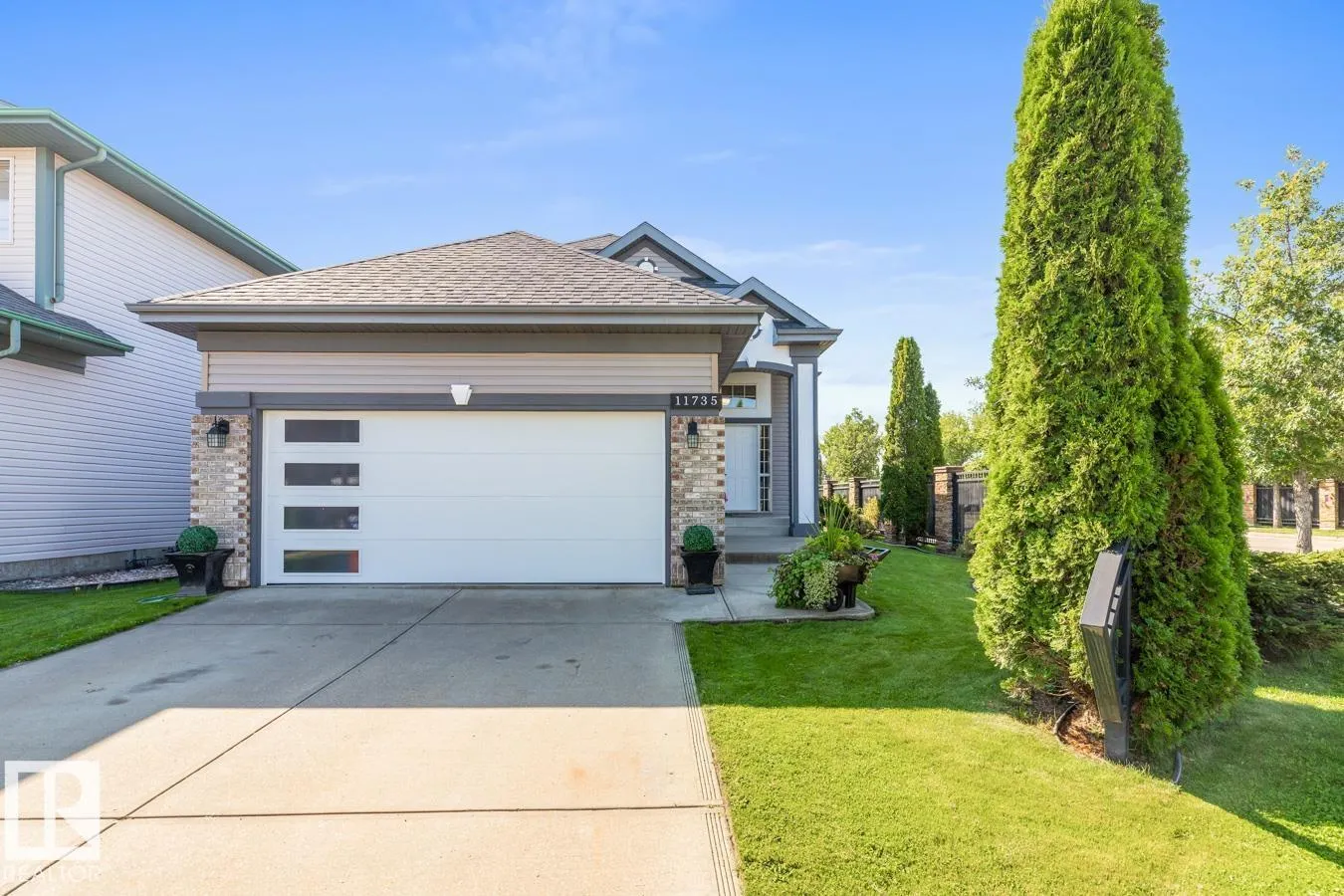 11735 10 AV NW NW