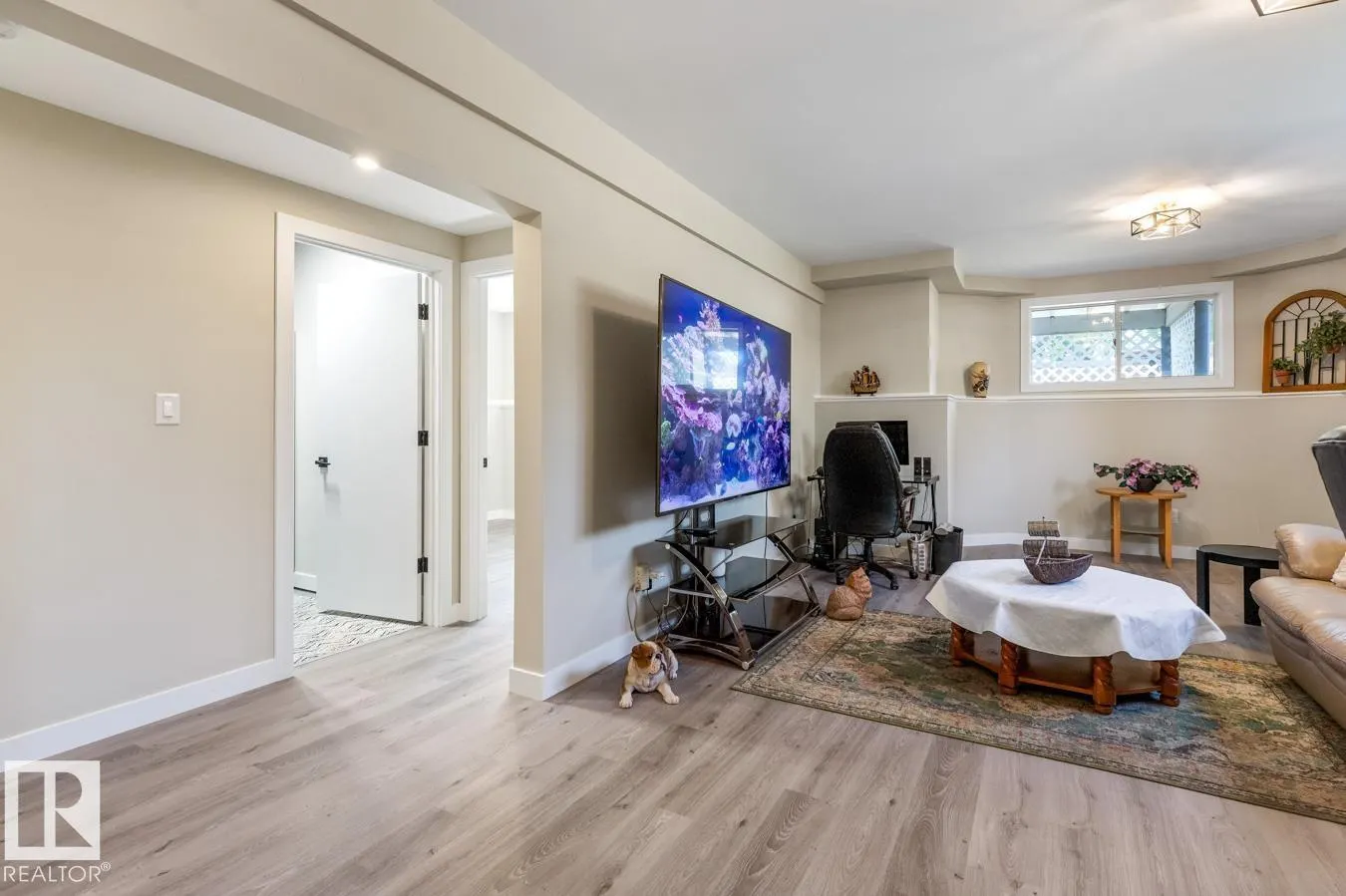 11735 10 AV NW NW