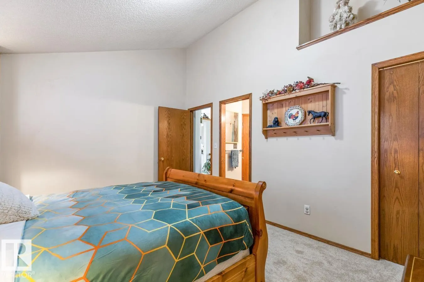 11735 10 AV NW NW