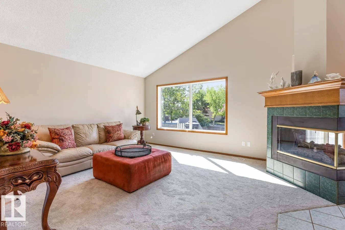 11735 10 AV NW NW