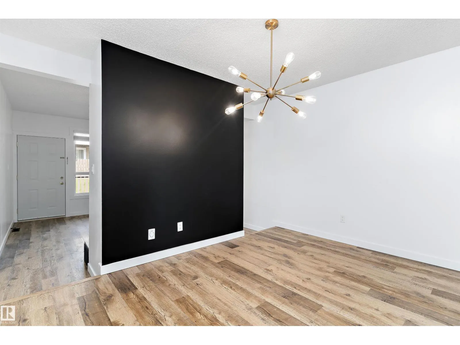 #13 7604 29 AV NW