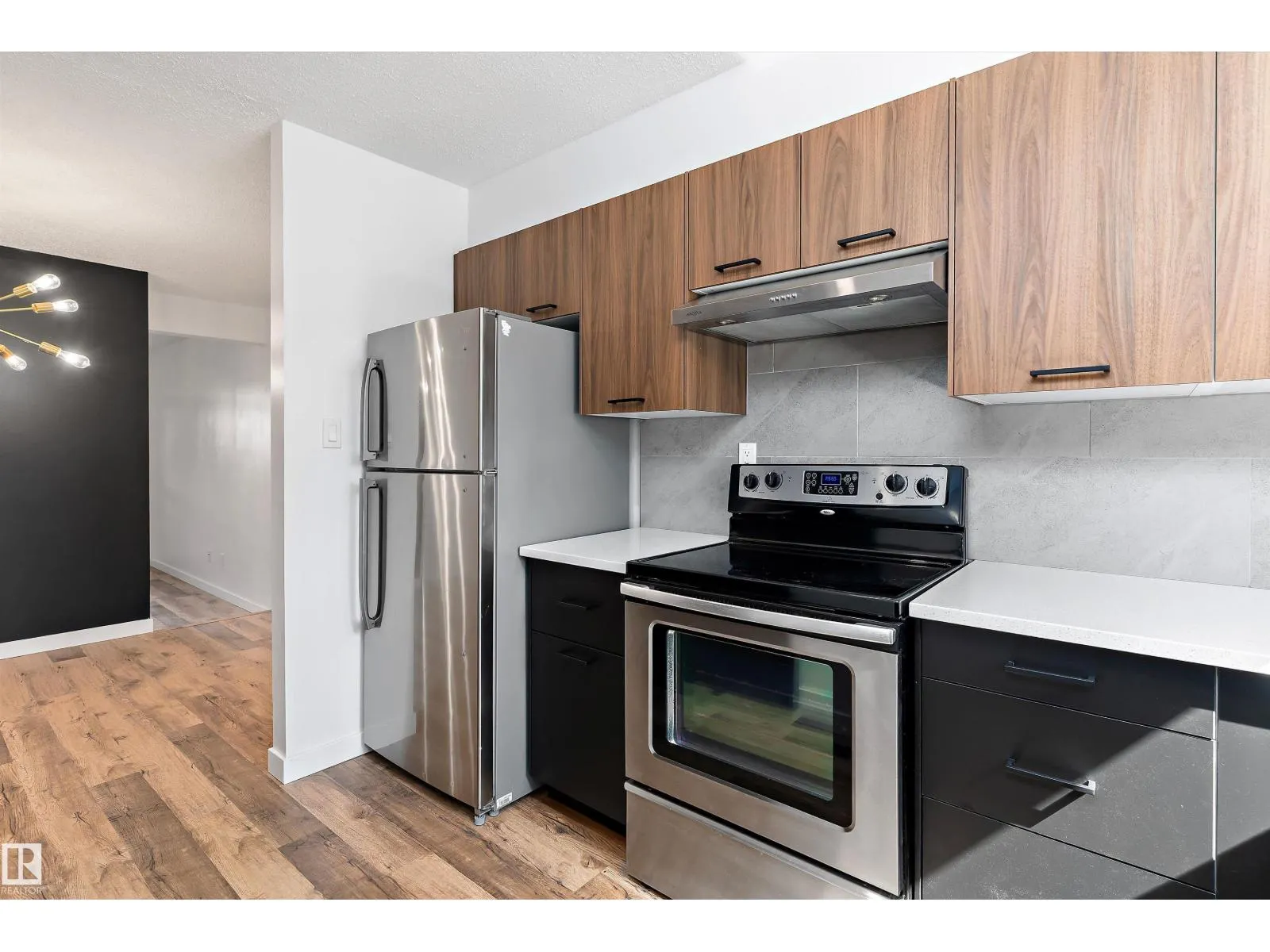 #13 7604 29 AV NW