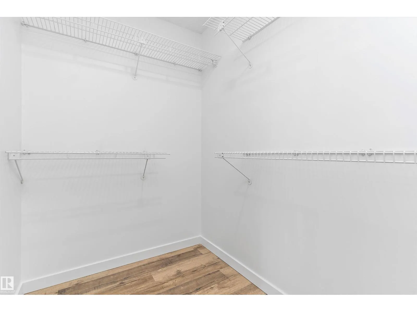 #13 7604 29 AV NW
