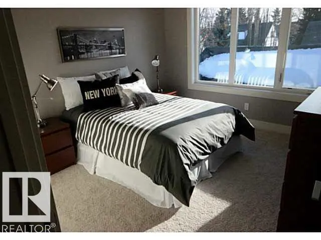 11333 76 AV NW