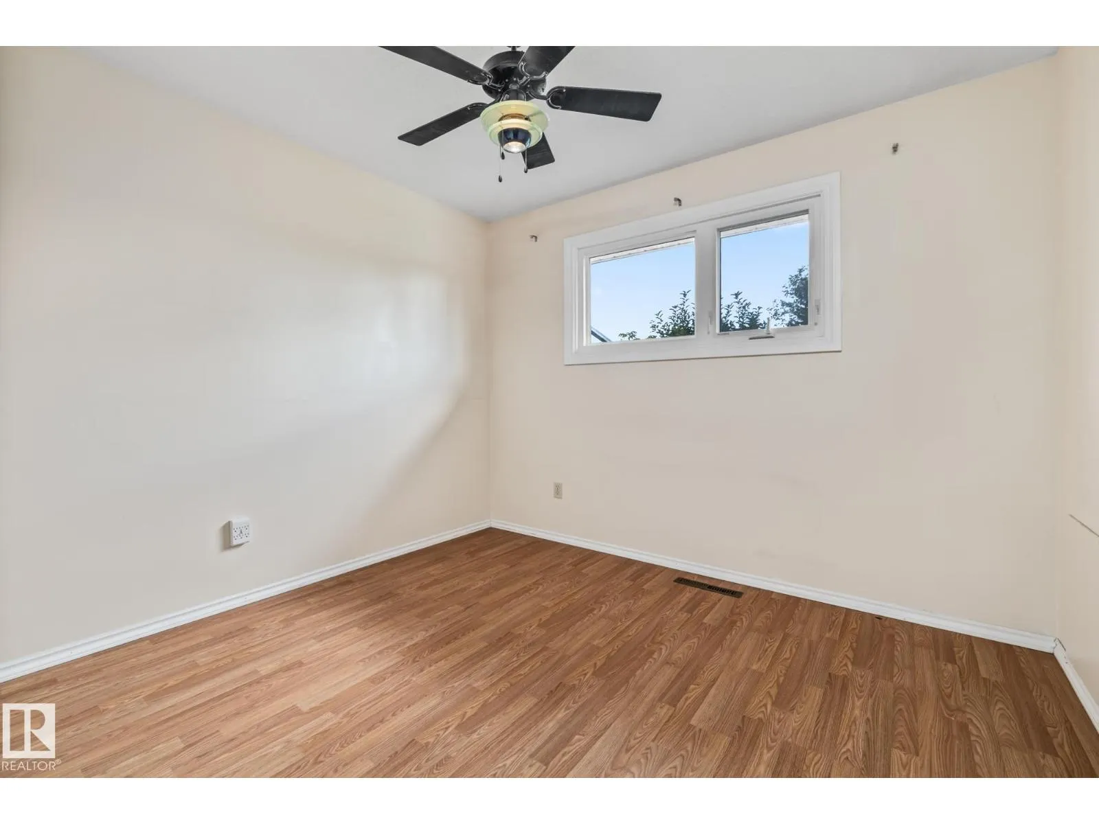 10832 31 ST NW