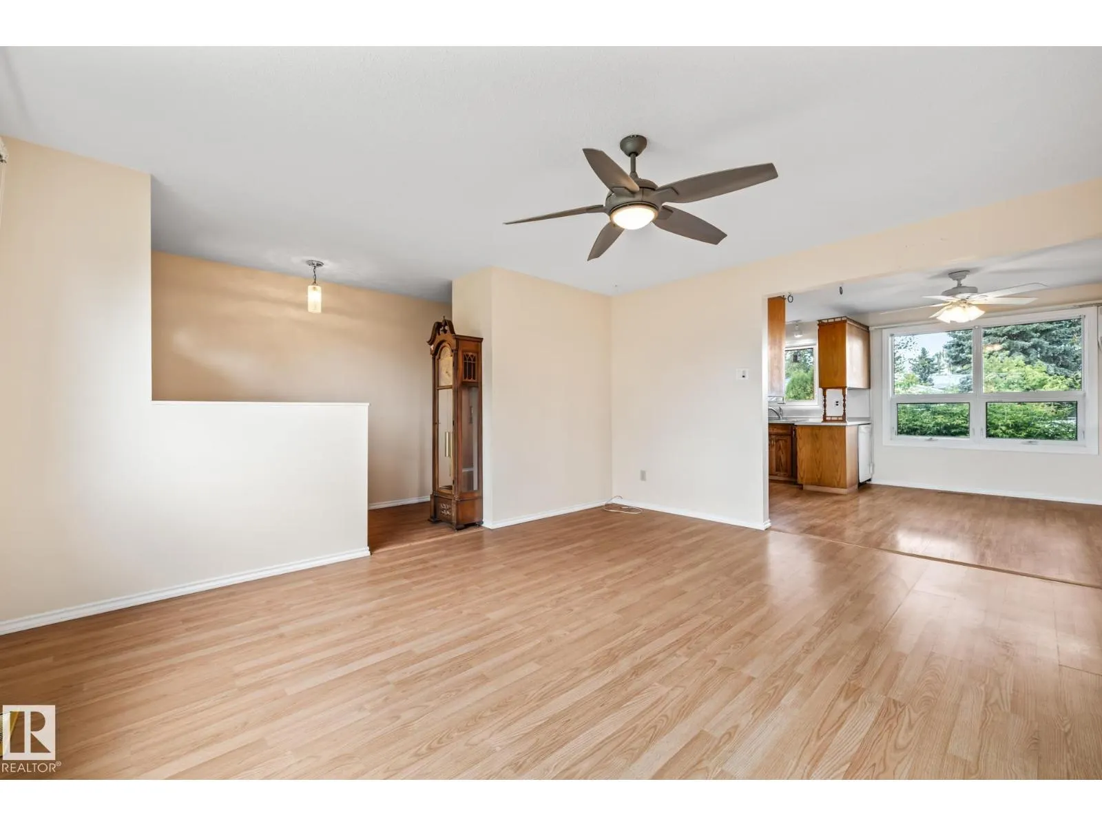10832 31 ST NW