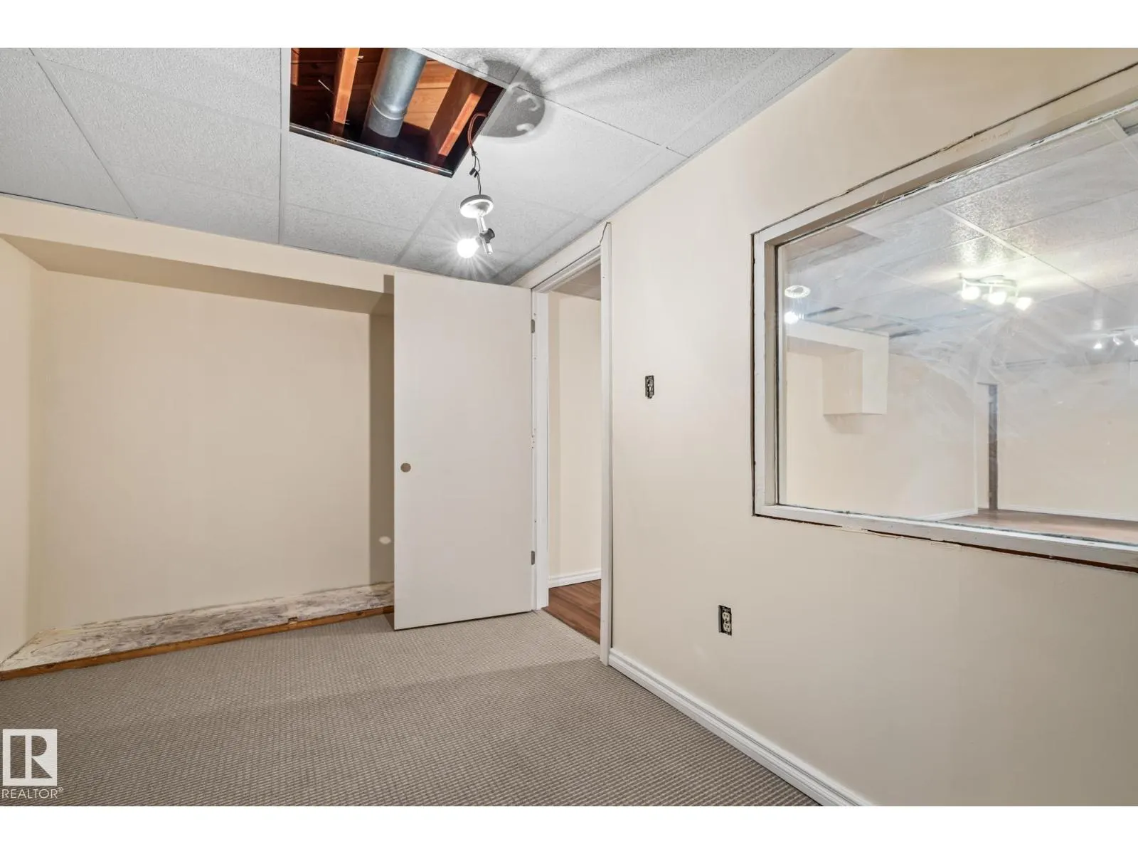 10832 31 ST NW