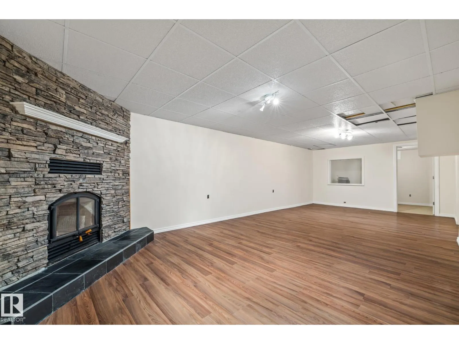 10832 31 ST NW