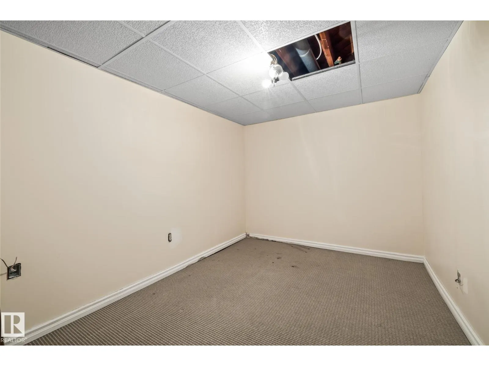 10832 31 ST NW