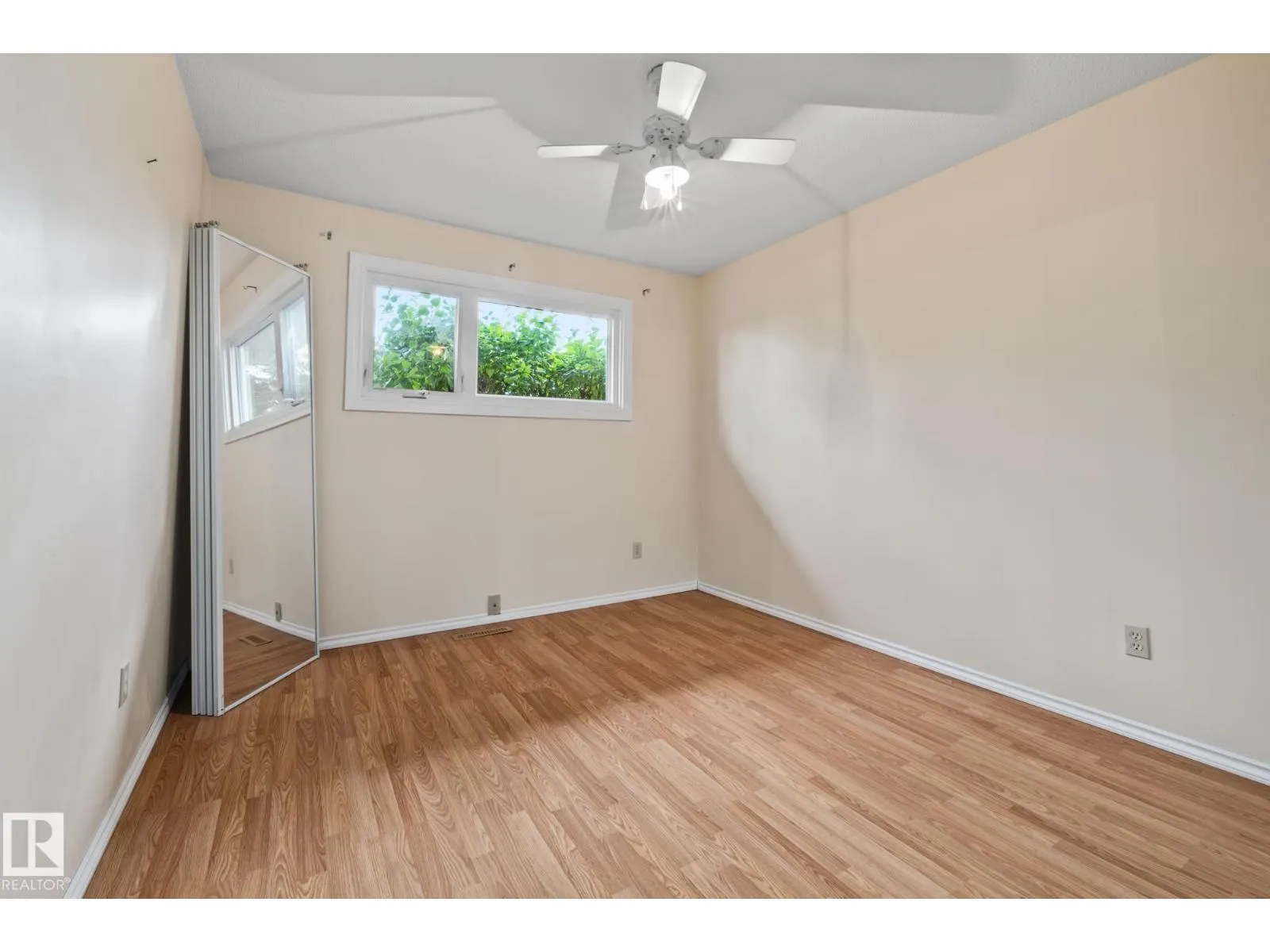 10832 31 ST NW