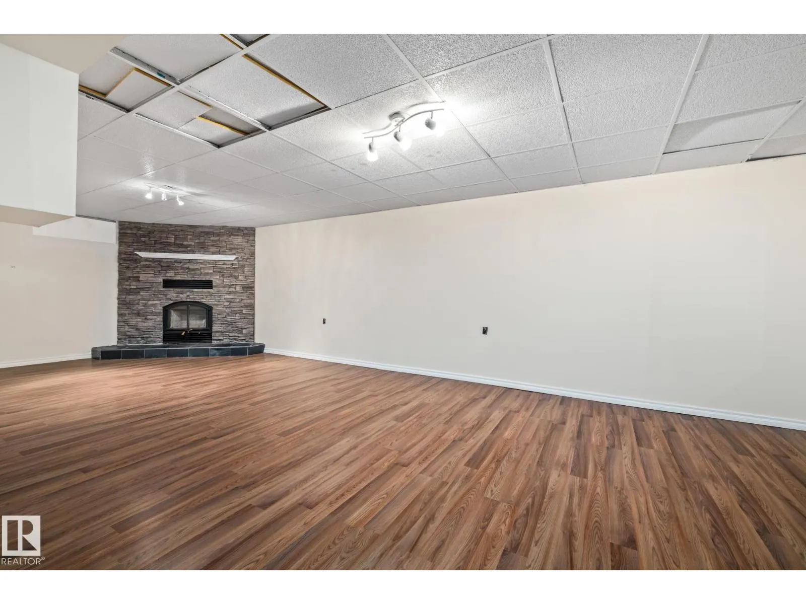 10832 31 ST NW