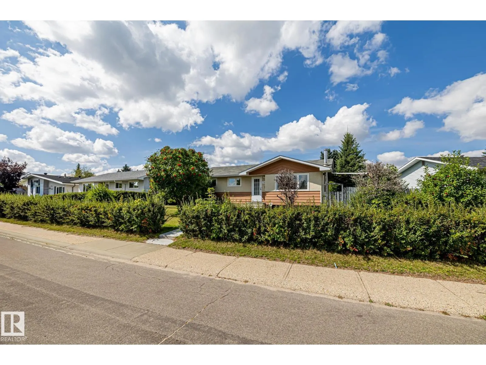 10832 31 ST NW
