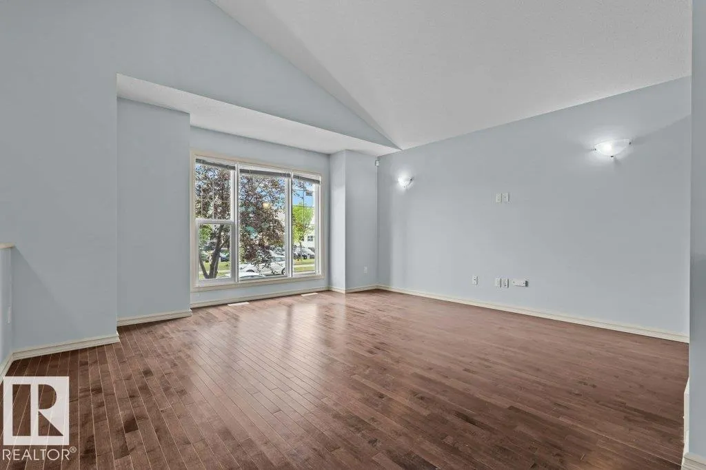 590 TAMARACK RD NW