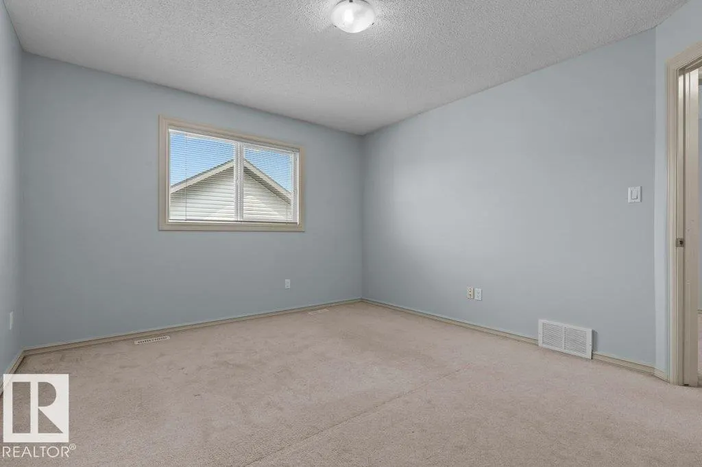 590 TAMARACK RD NW