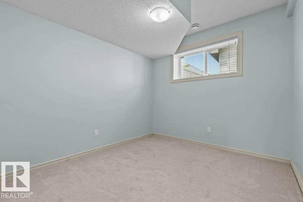 590 TAMARACK RD NW