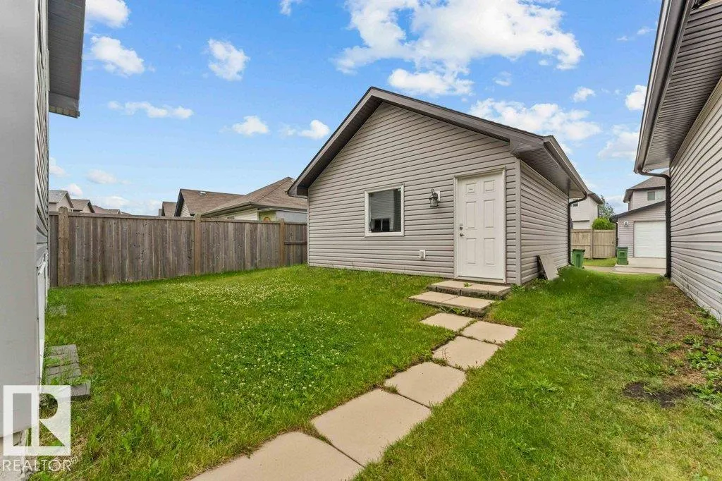 590 TAMARACK RD NW