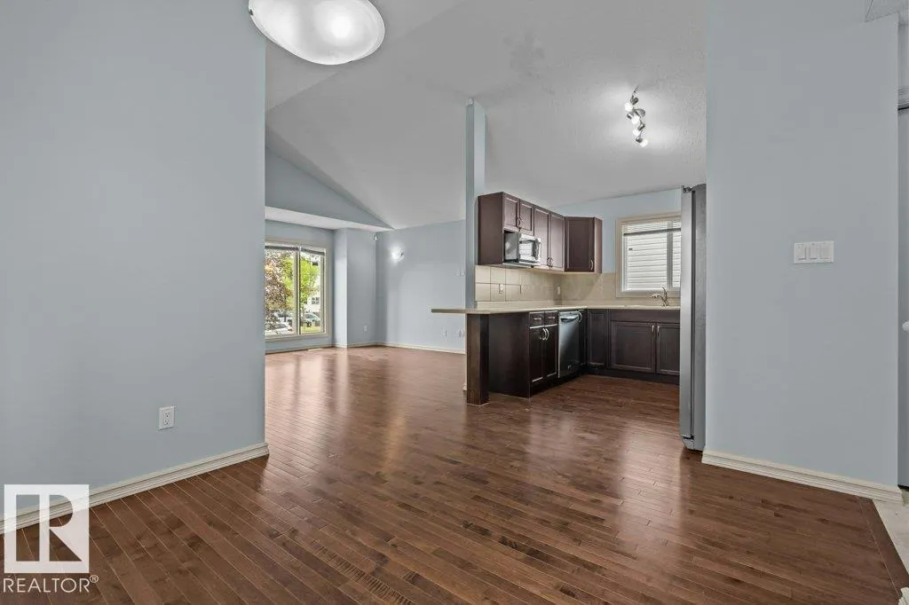 590 TAMARACK RD NW