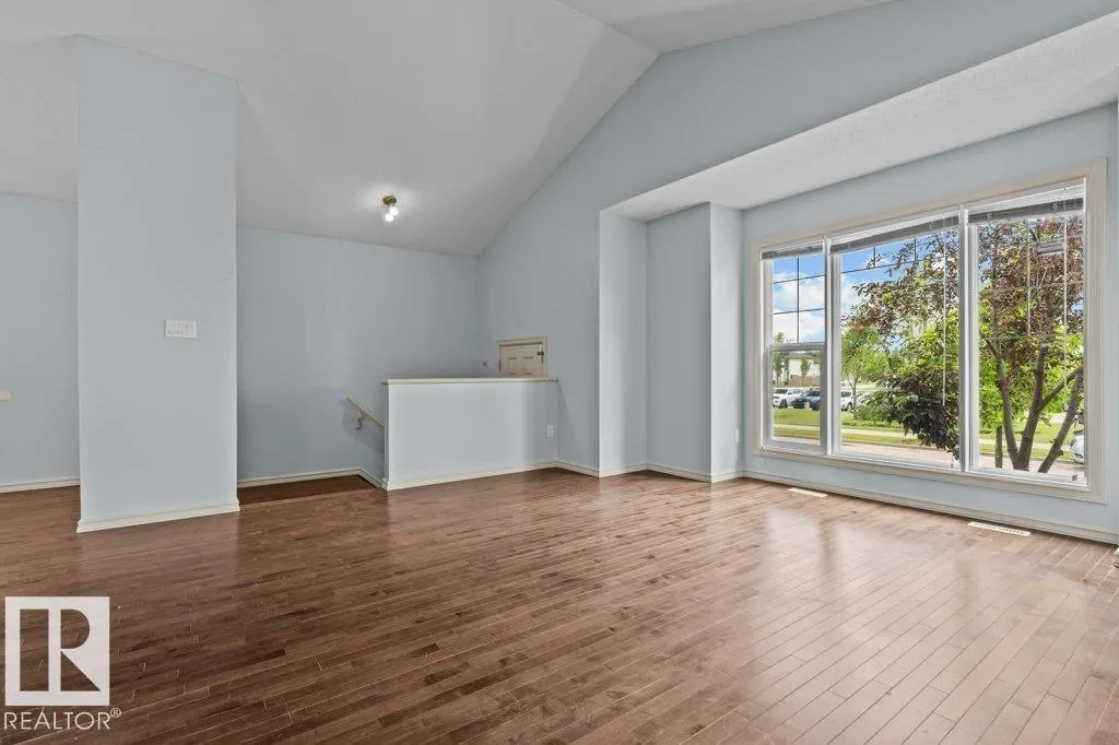 590 TAMARACK RD NW