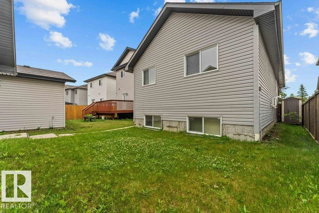 590 TAMARACK RD NW