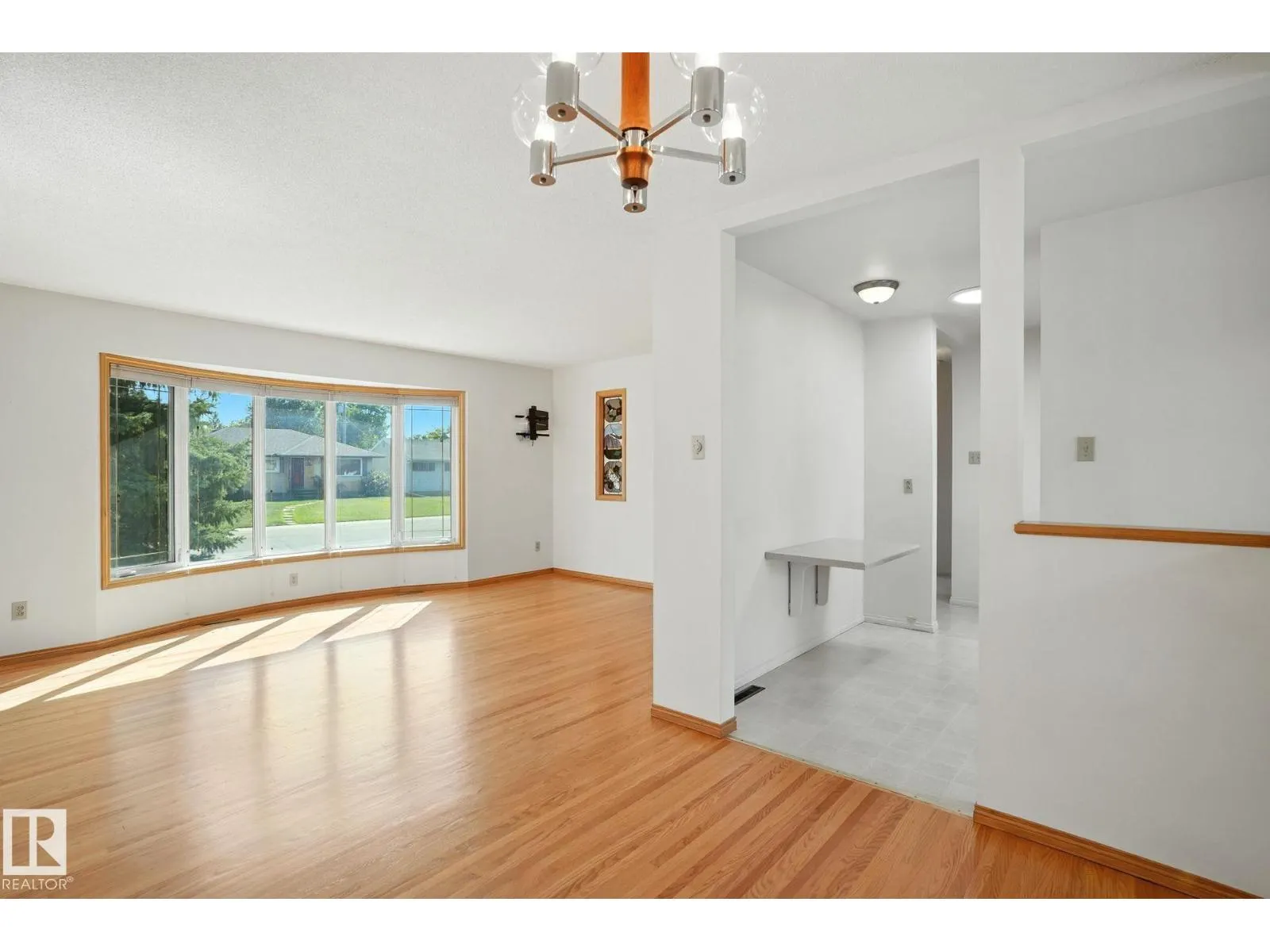 15956 110B AV NW