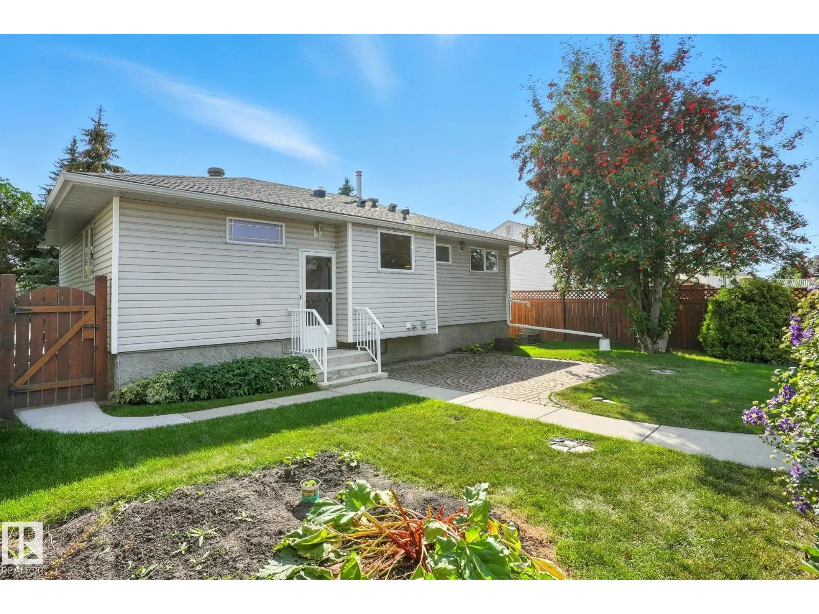 15956 110B AV NW