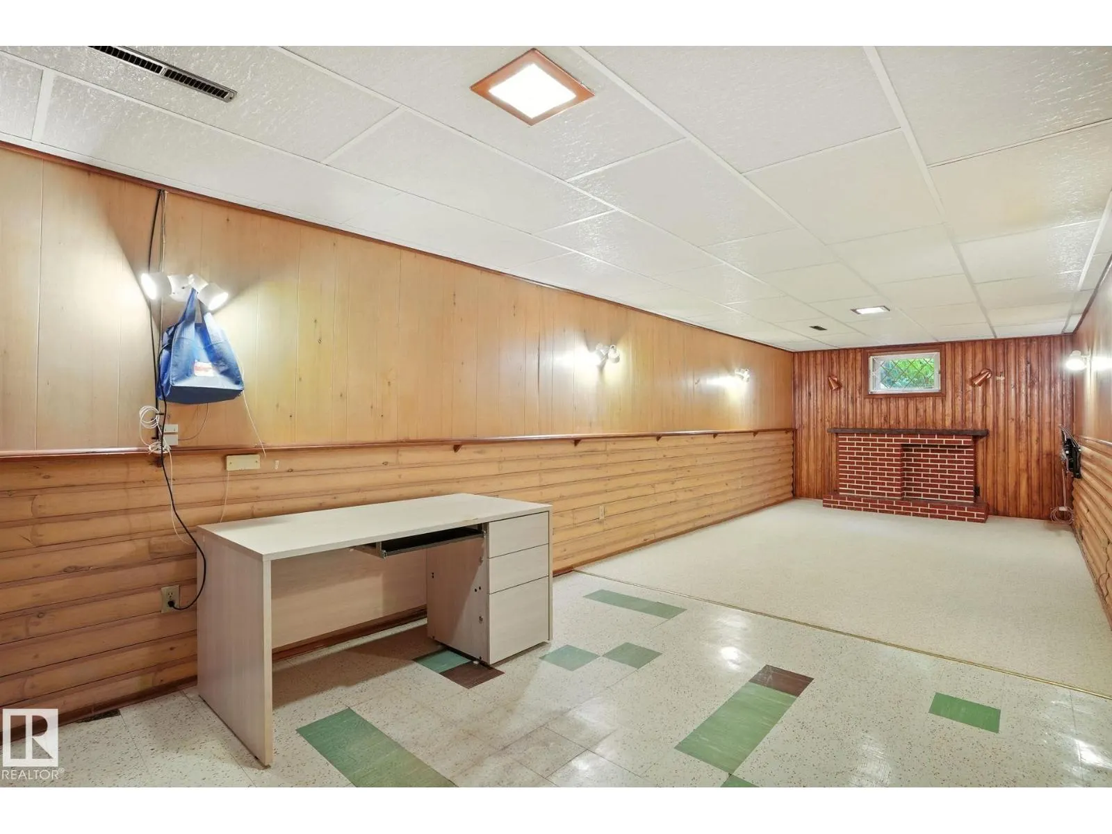 15956 110B AV NW
