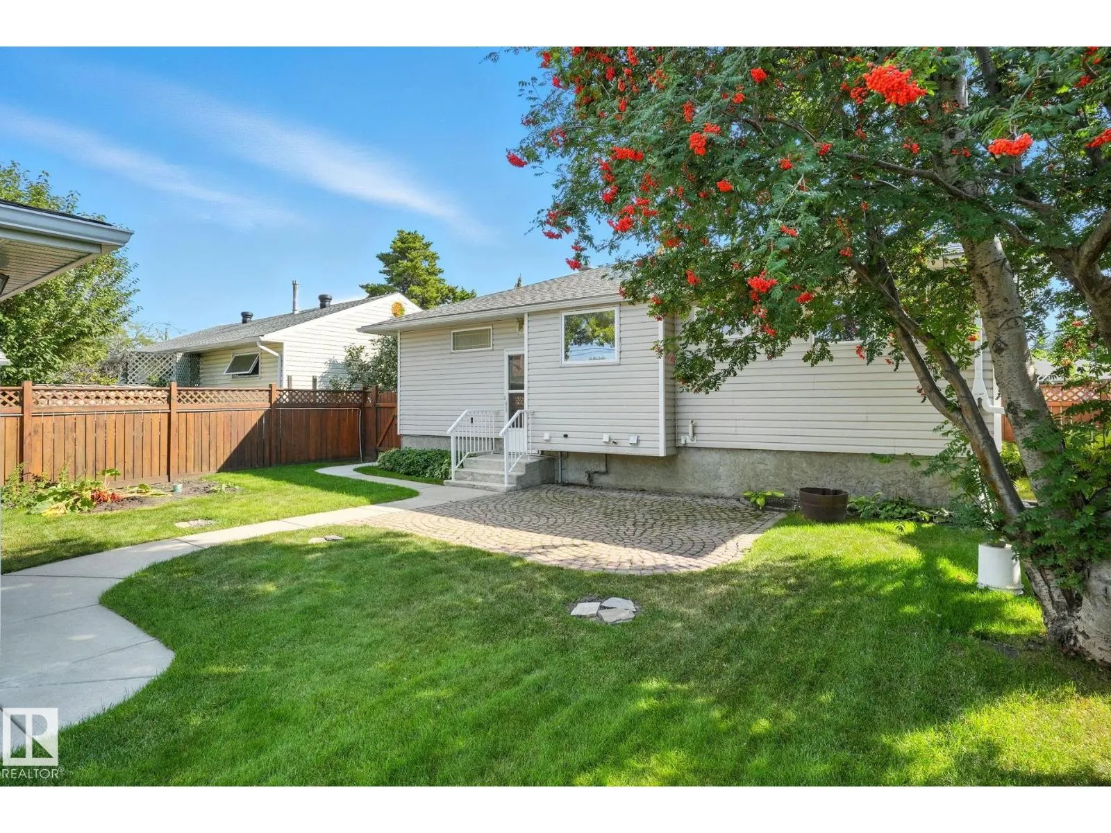 15956 110B AV NW