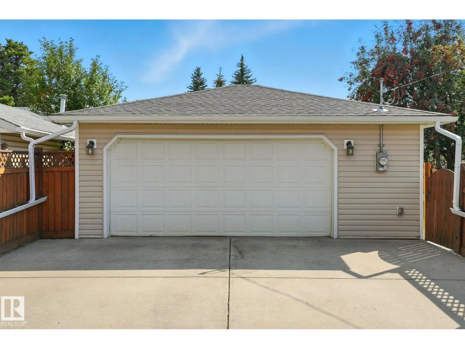 15956 110B AV NW