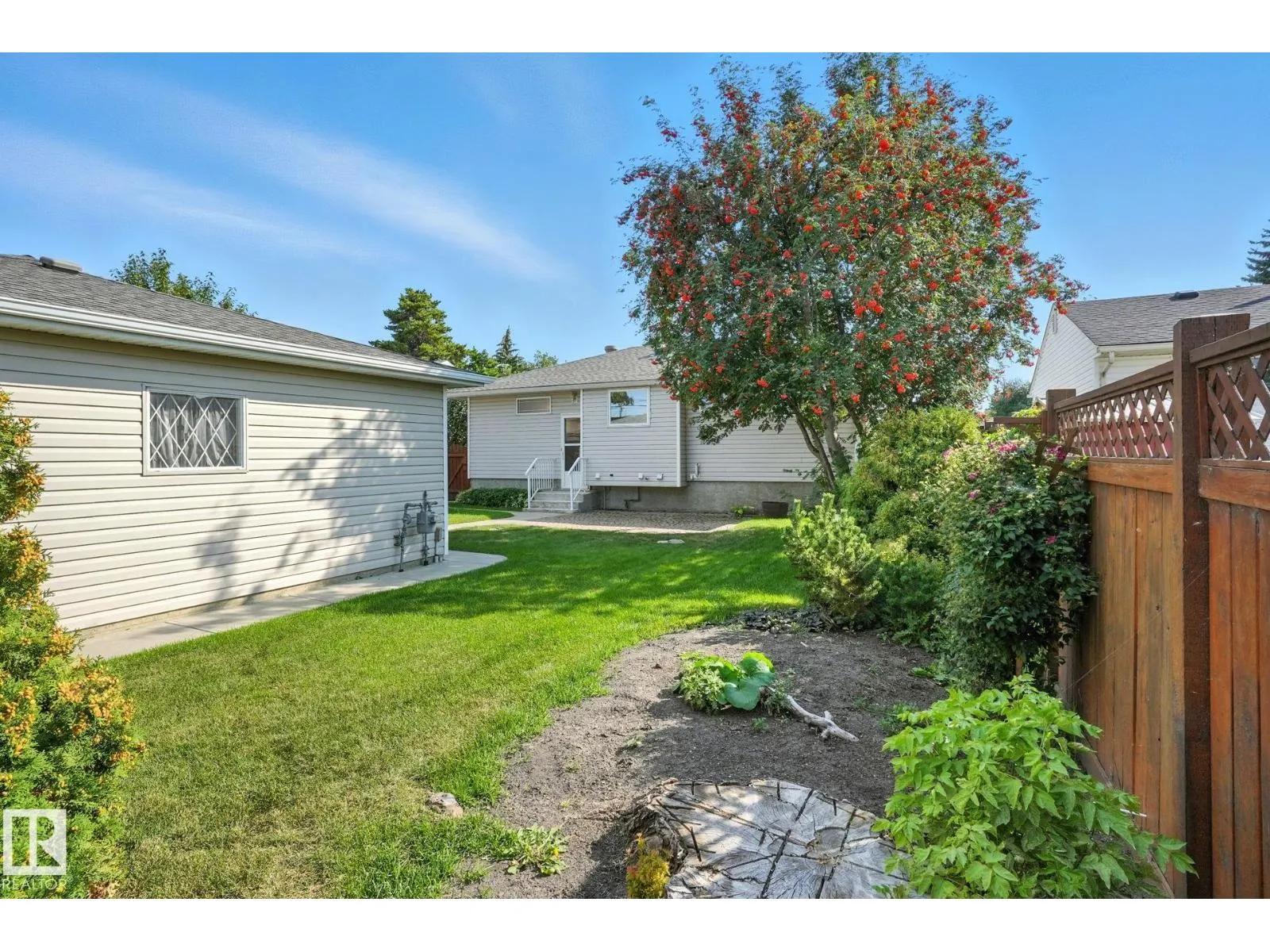 15956 110B AV NW