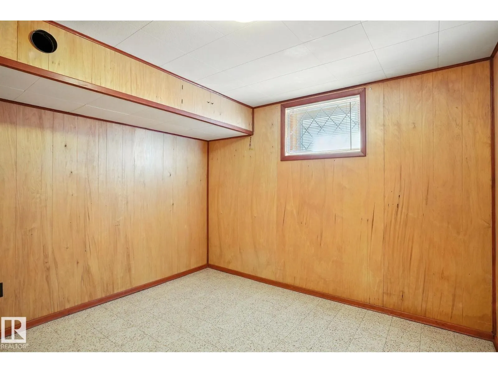 15956 110B AV NW