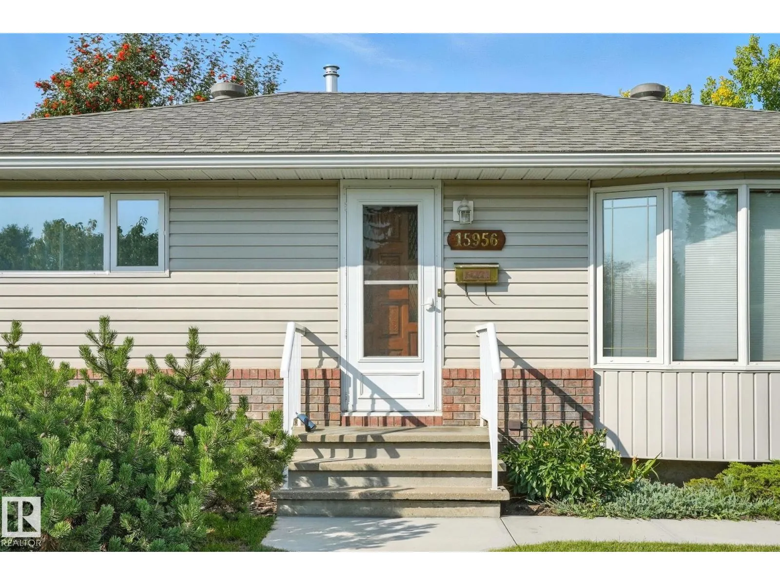 15956 110B AV NW