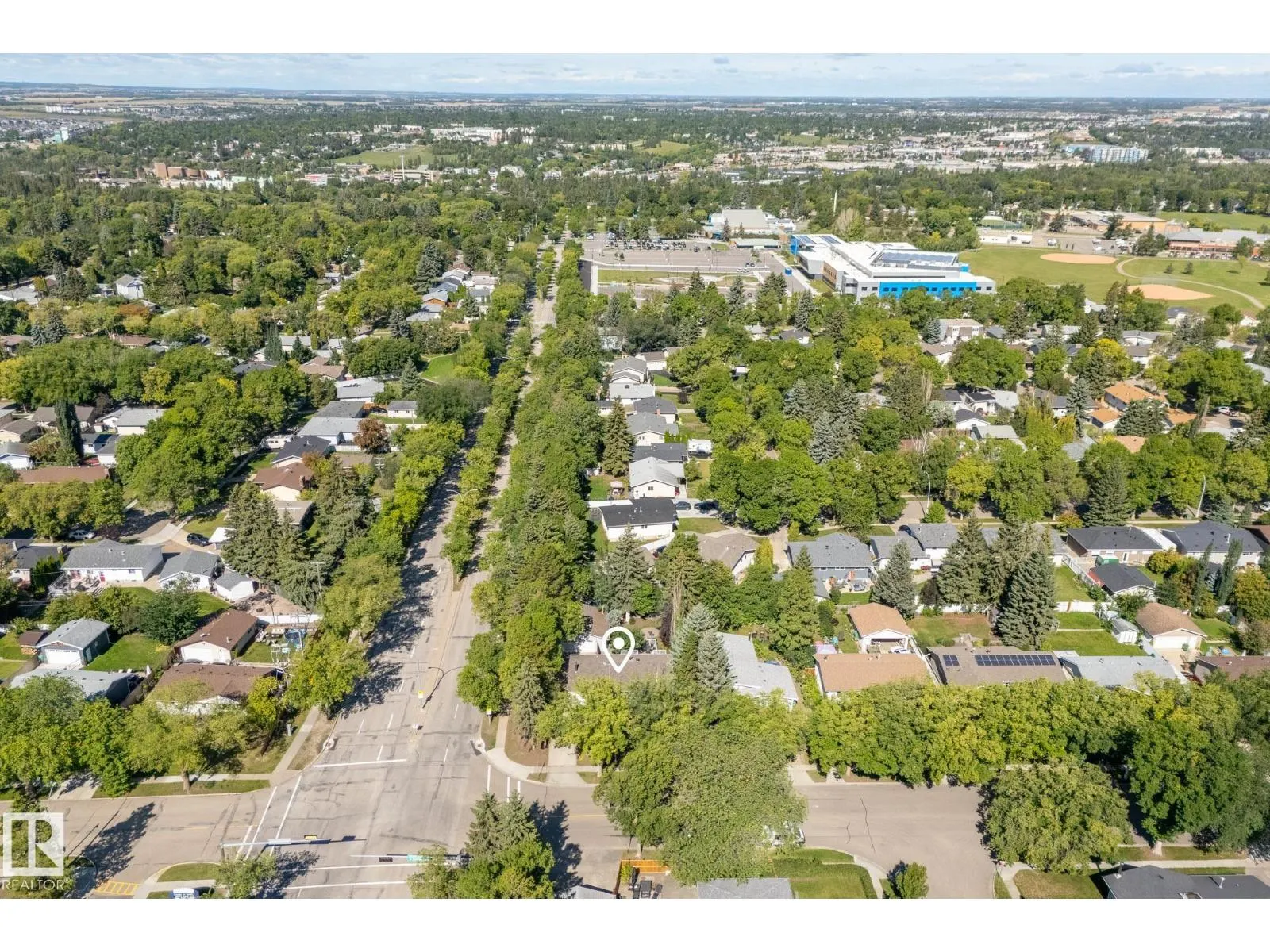 2 FARMSTEAD AV