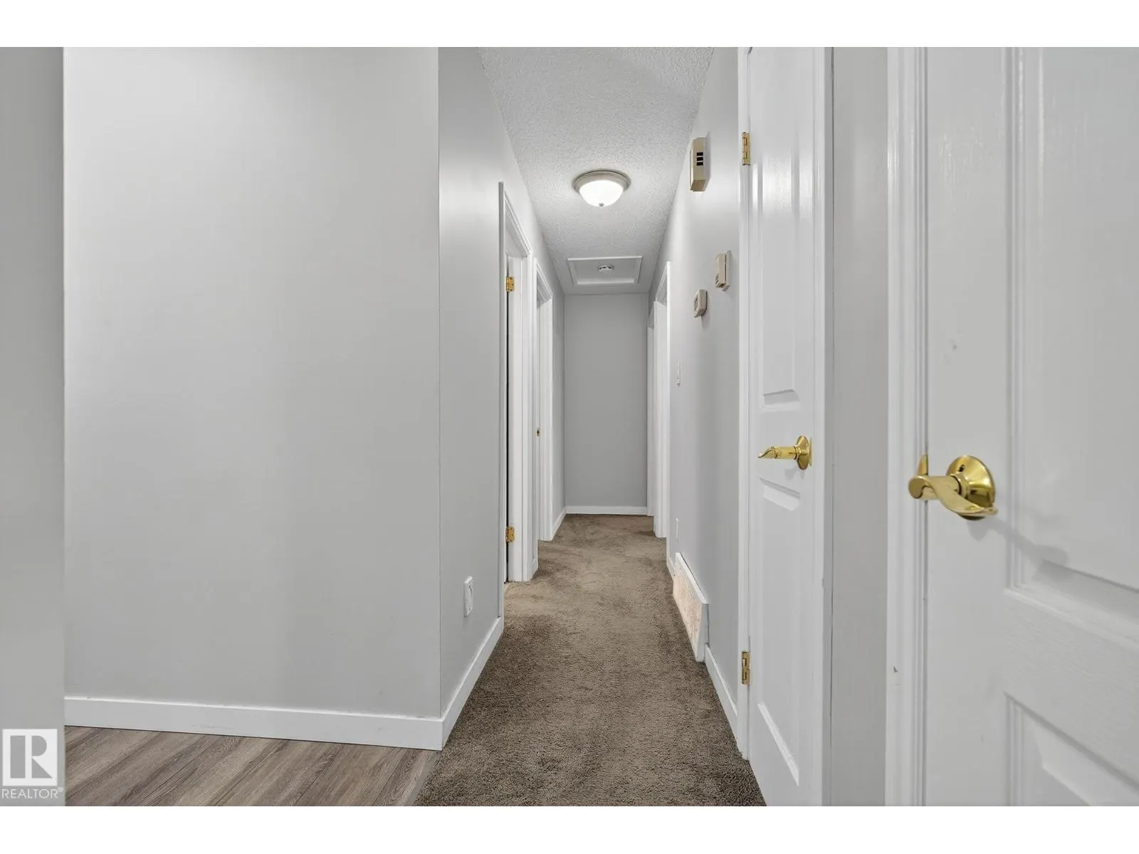 2 FARMSTEAD AV
