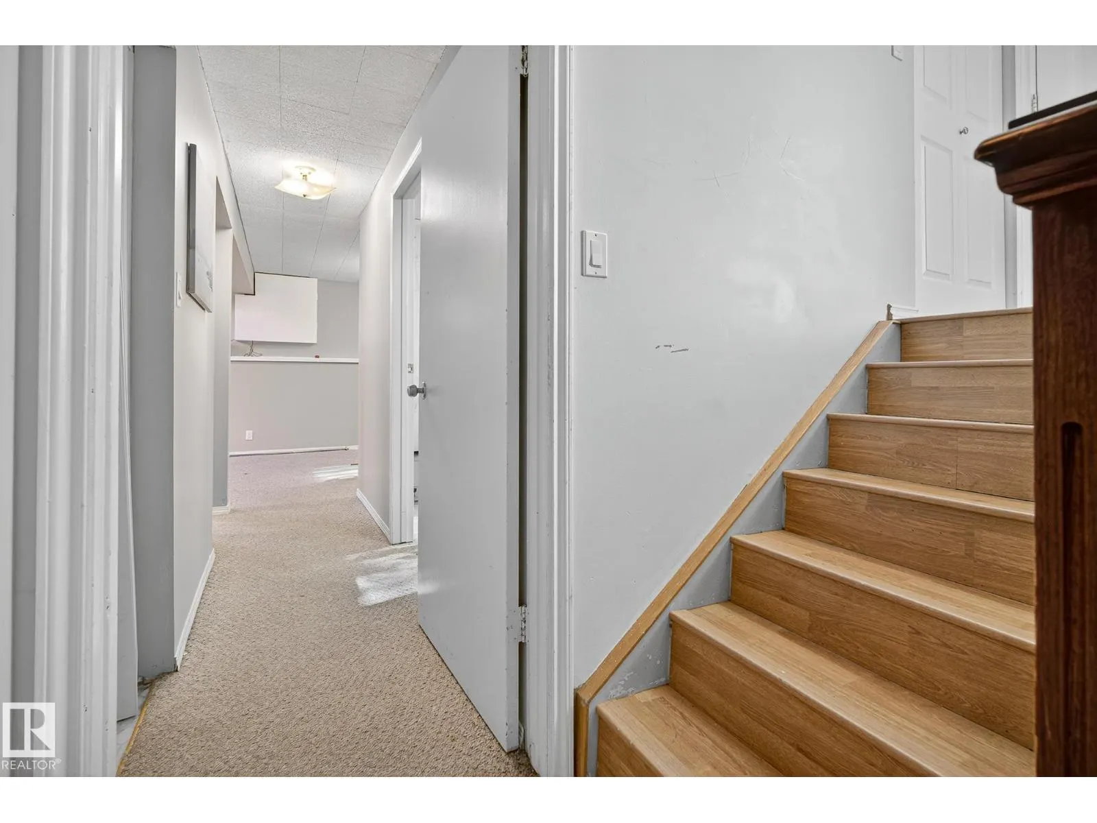 2 FARMSTEAD AV