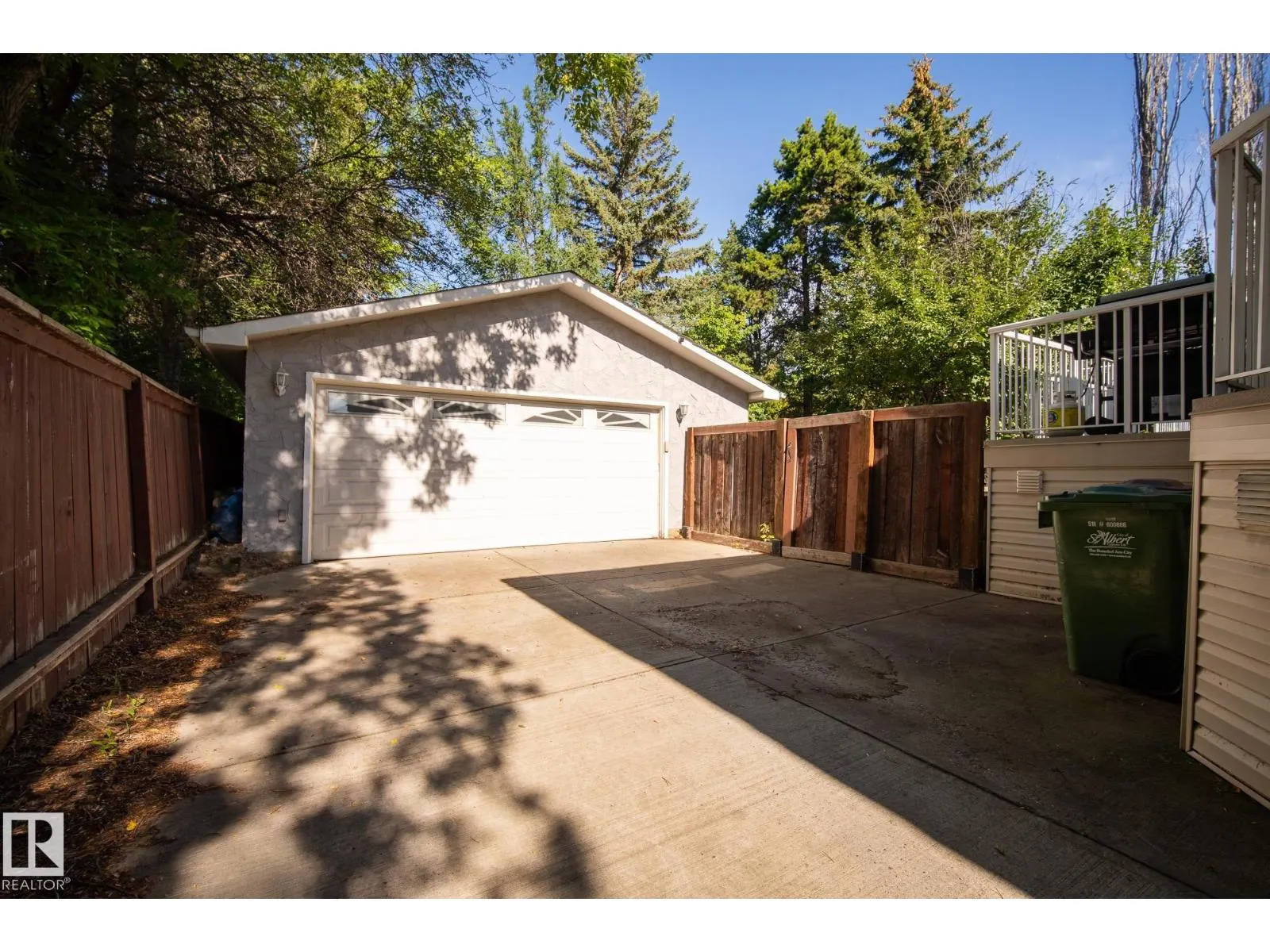 2 FARMSTEAD AV