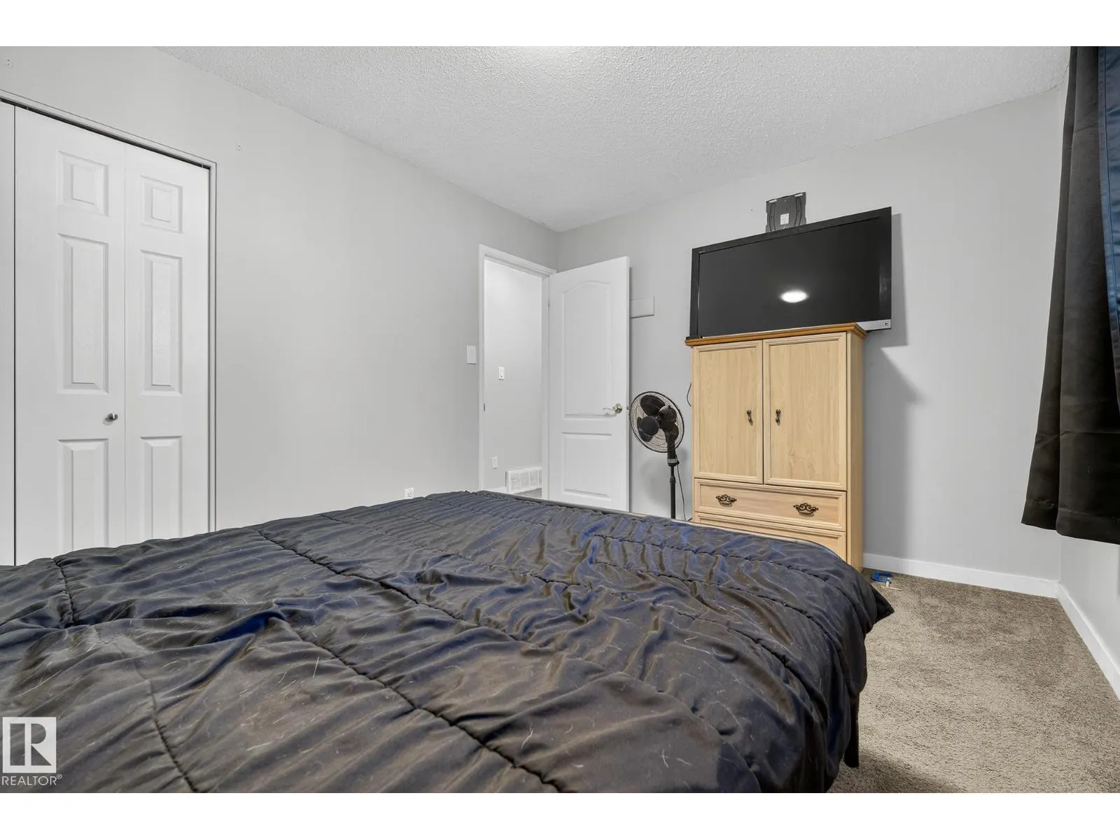 2 FARMSTEAD AV
